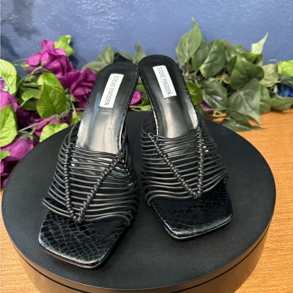 NIB Steve Madden Women’s Bonds Heeled Sandal Black Size 9.5